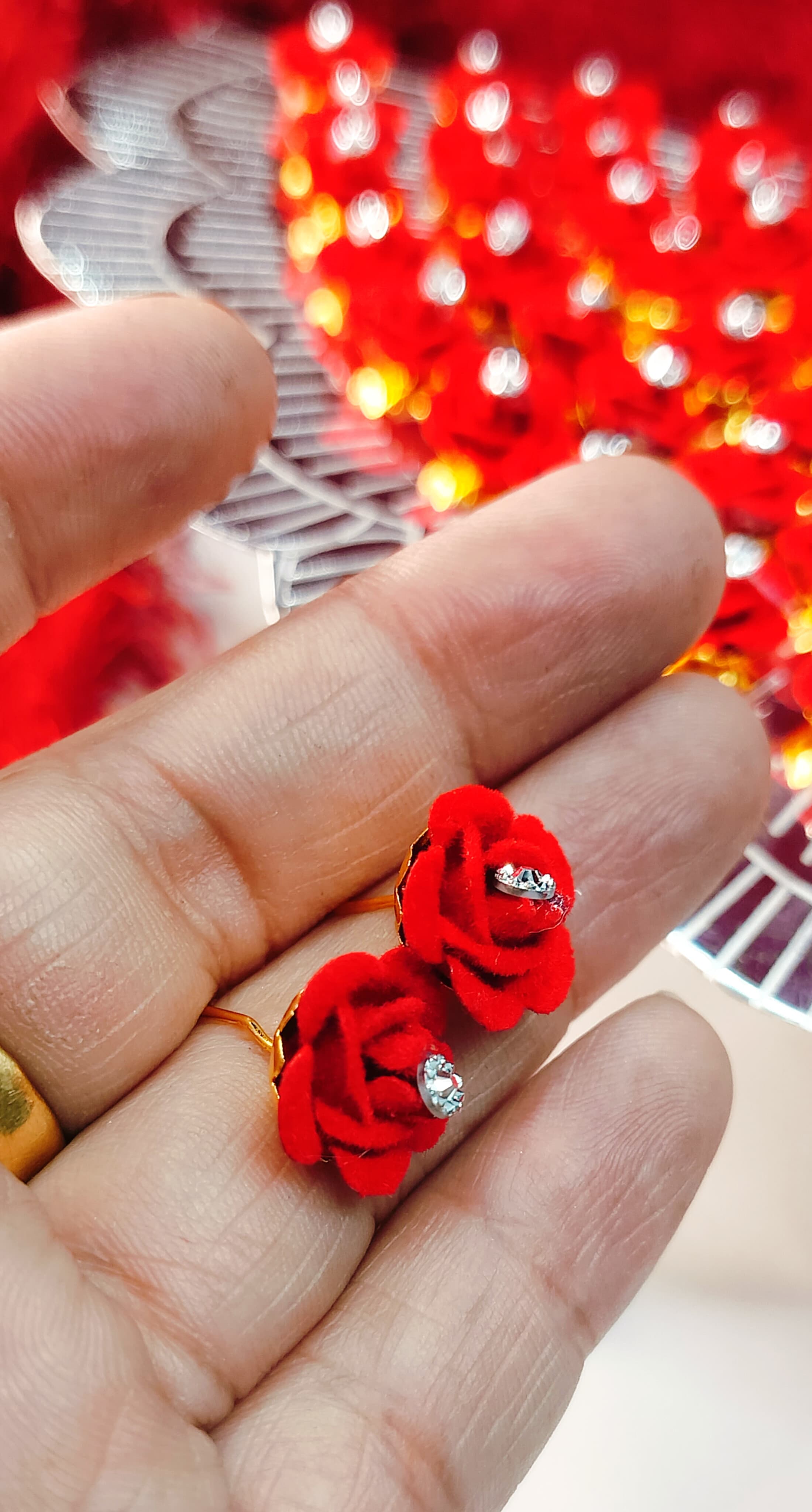 German silver 108 red rose flower detachable stand with Laxmi idol